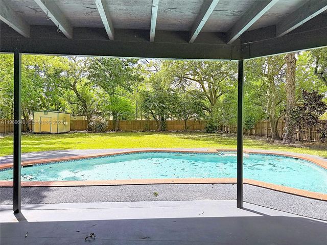 4330 SW 7th St, Plantation, FL 33317