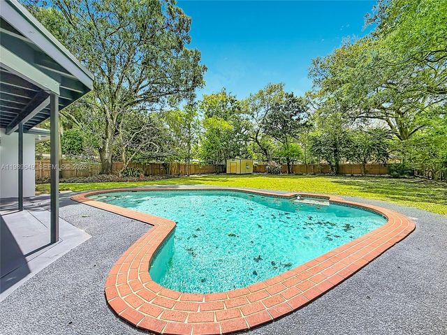 4330 SW 7th St, Plantation, FL 33317