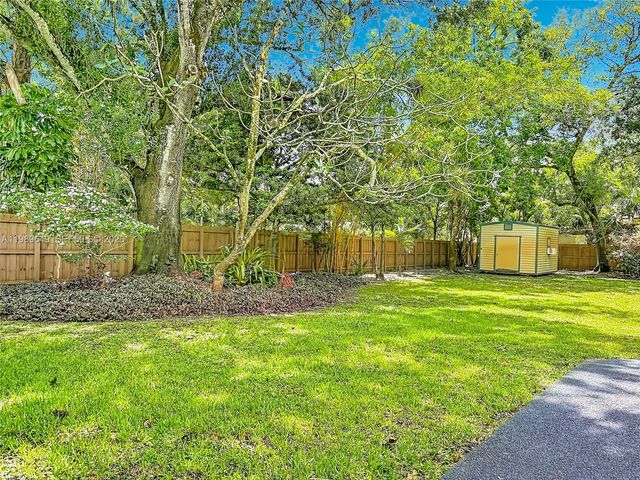 4330 SW 7th St, Plantation, FL 33317