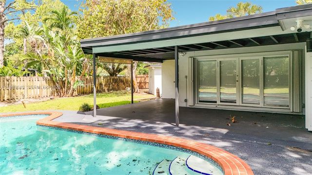 4330 SW 7th St, Plantation, FL 33317