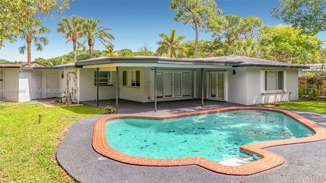 4330 SW 7th St, Plantation, FL 33317