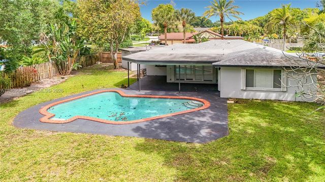 4330 SW 7th St, Plantation, FL 33317