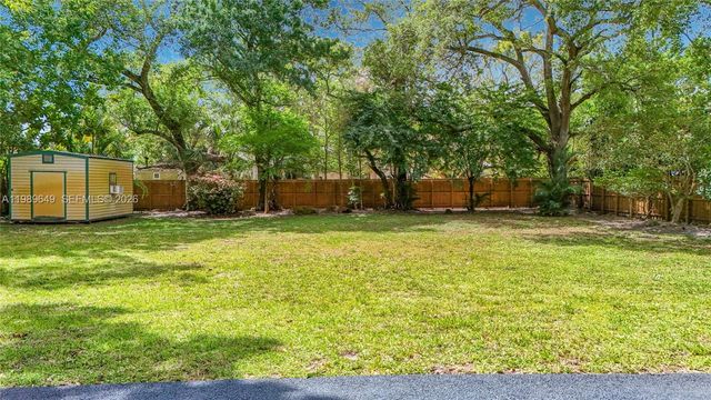 4330 SW 7th St, Plantation, FL 33317