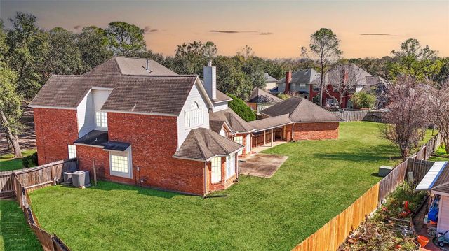 2027 Richland Ct Court, Sugar Land, TX 77478