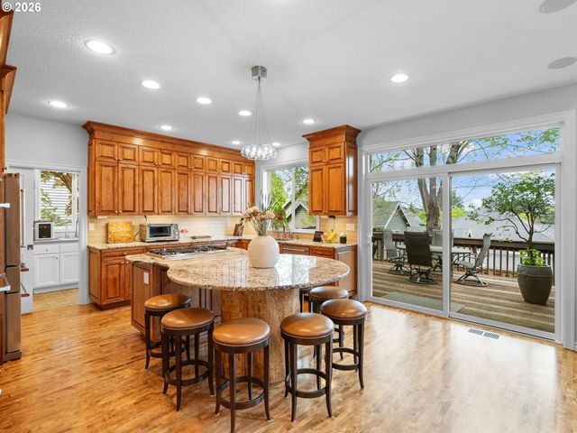 10645 Sw MEIER Dr, Tualatin, OR 97062