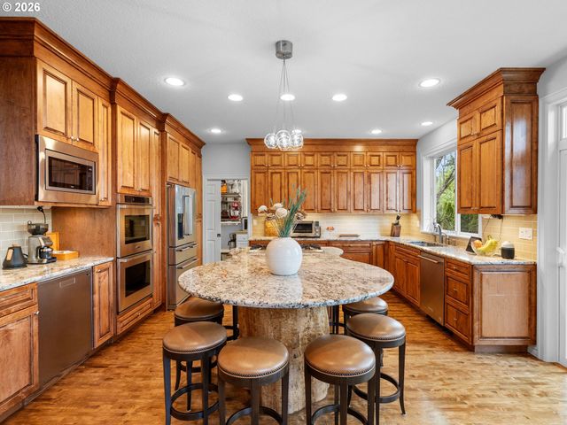 10645 Sw MEIER Dr, Tualatin, OR 97062