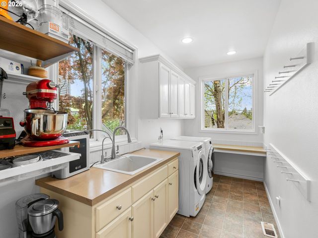 10645 Sw MEIER Dr, Tualatin, OR 97062