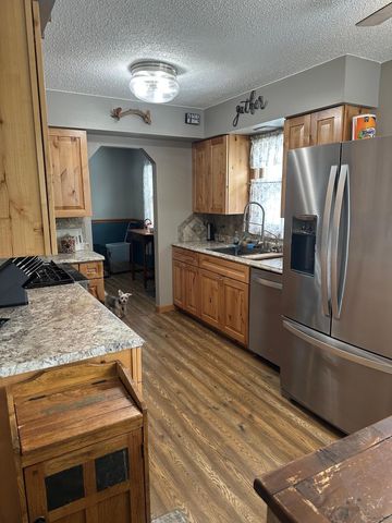 1302 10th Avenue NE, Brainerd, MN 56401