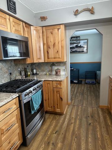 1302 10th Avenue NE, Brainerd, MN 56401