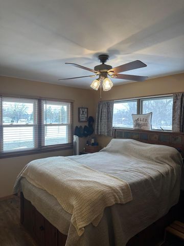 1302 10th Avenue NE, Brainerd, MN 56401