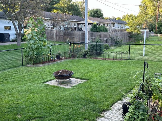 1302 10th Avenue NE, Brainerd, MN 56401