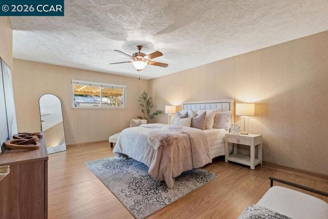 1560 1560 Ayers Rd, Concord, CA 94521