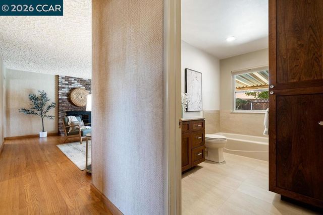 1560 1560 Ayers Rd, Concord, CA 94521