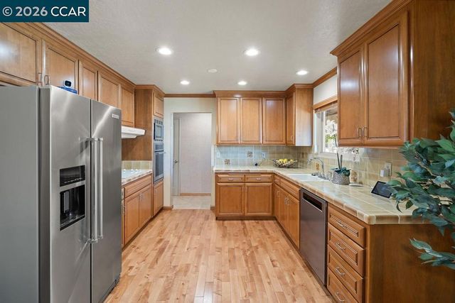 1560 1560 Ayers Rd, Concord, CA 94521