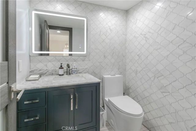 10670 Deering, Chatsworth, CA 91311