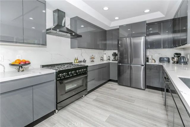 10670 Deering, Chatsworth, CA 91311