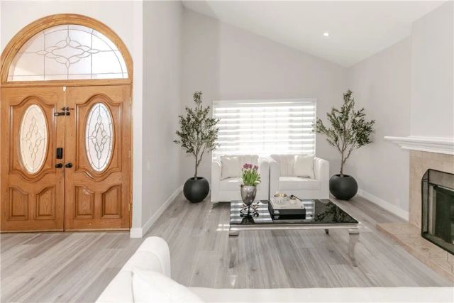 10670 Deering, Chatsworth, CA 91311