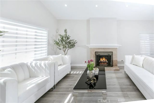 10670 Deering, Chatsworth, CA 91311