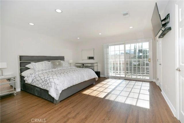 10670 Deering, Chatsworth, CA 91311