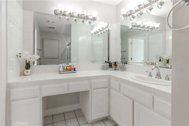 10670 Deering, Chatsworth, CA 91311