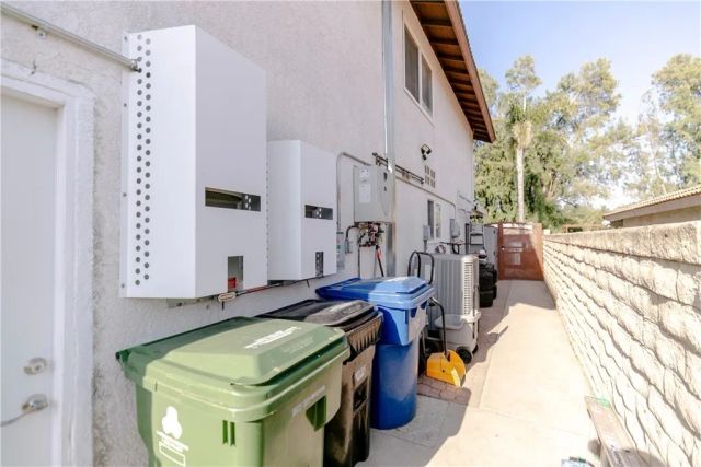 10670 Deering, Chatsworth, CA 91311