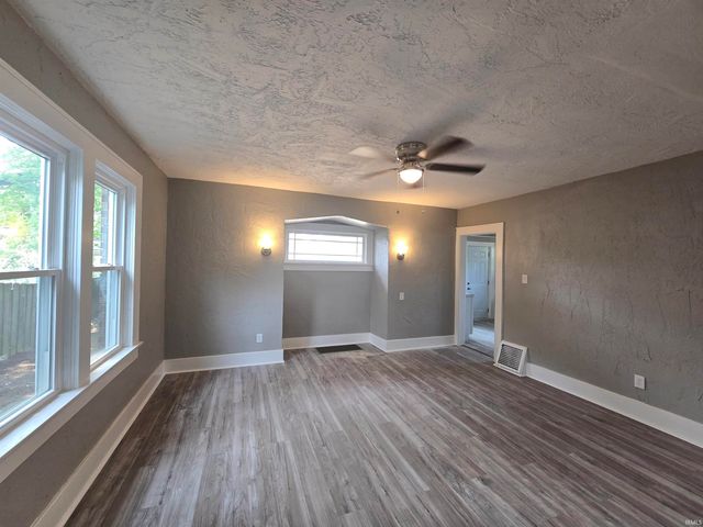 4010 S Harrison Street, Fort Wayne, IN 46807