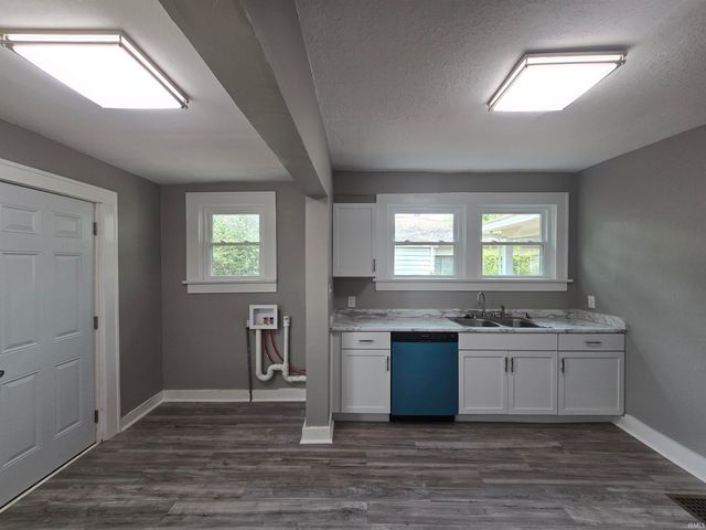 4010 S Harrison Street, Fort Wayne, IN 46807