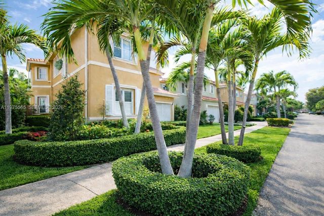 15542 SW 112th Dr, Miami, FL 33196