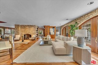 16560 Park Lane Circle, Los Angeles, CA 90049