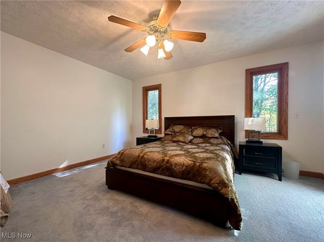 2010 Powder Mill Run, Youngstown, OH 44505