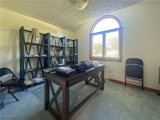 2010 Powder Mill Run, Youngstown, OH 44505