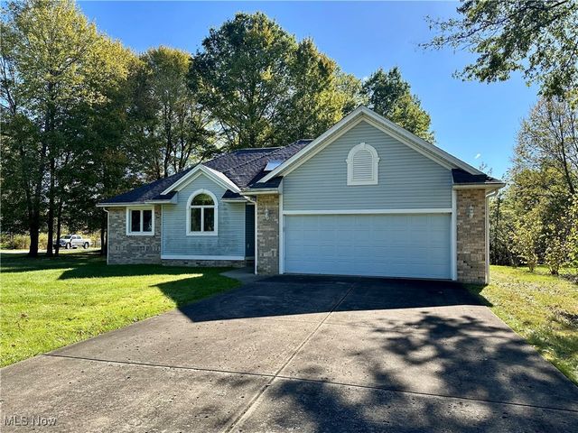 2010 Powder Mill Run, Youngstown, OH 44505