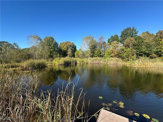 2010 Powder Mill Run, Youngstown, OH 44505