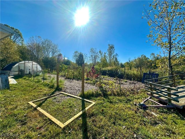 2010 Powder Mill Run, Youngstown, OH 44505