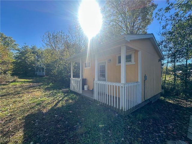 2010 Powder Mill Run, Youngstown, OH 44505