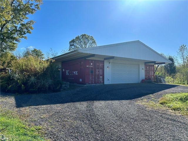 2010 Powder Mill Run, Youngstown, OH 44505