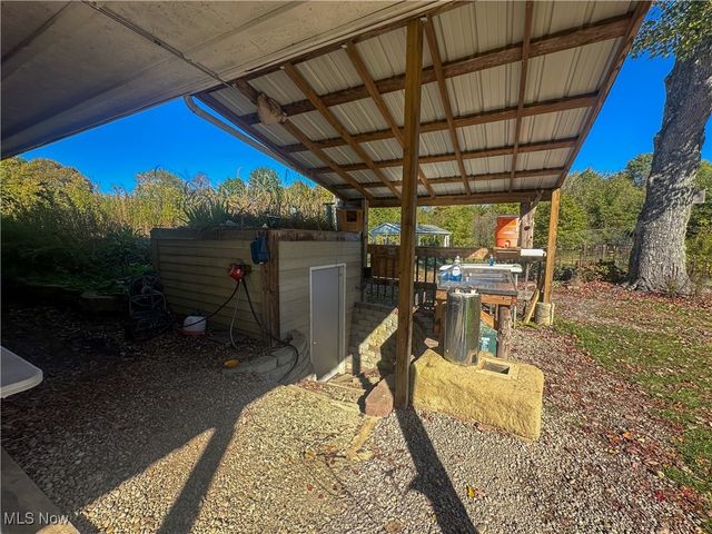 2010 Powder Mill Run, Youngstown, OH 44505