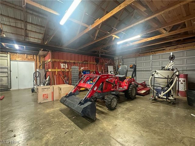 2010 Powder Mill Run, Youngstown, OH 44505