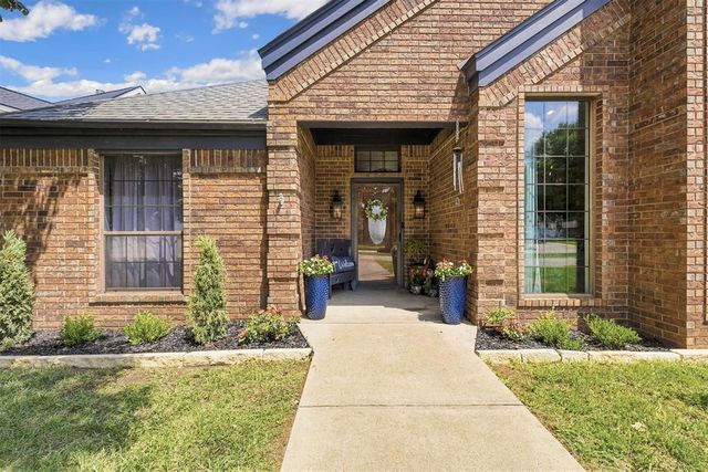 1316 Windsor Place, Shawnee, OK 74804