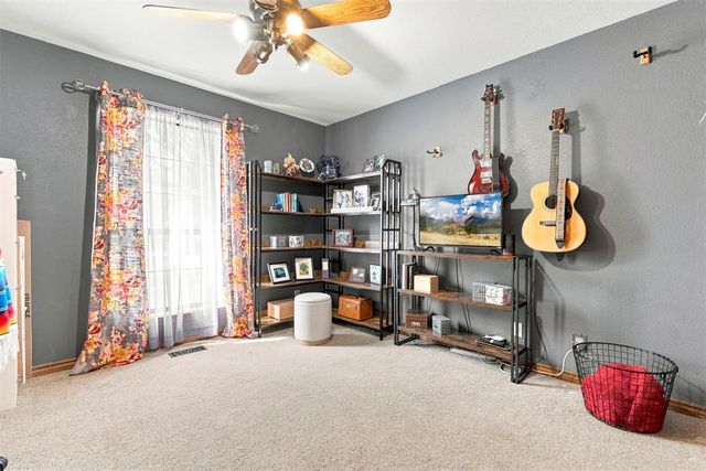 1316 Windsor Place, Shawnee, OK 74804