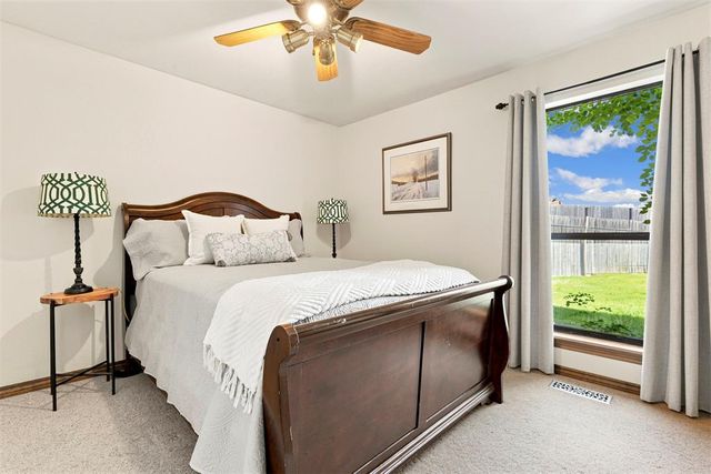 1316 Windsor Place, Shawnee, OK 74804