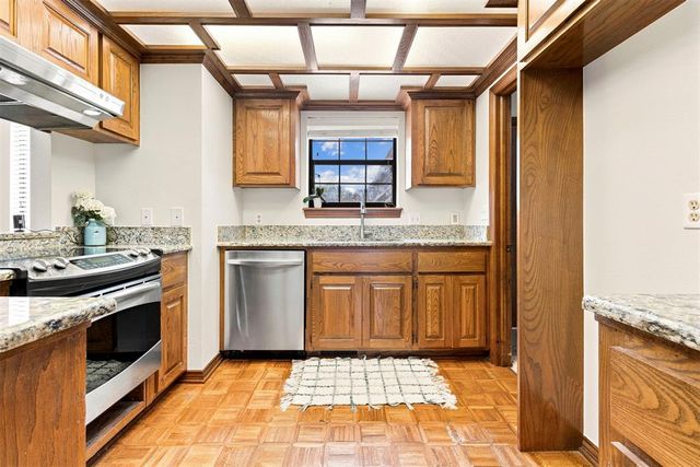 1316 Windsor Place, Shawnee, OK 74804