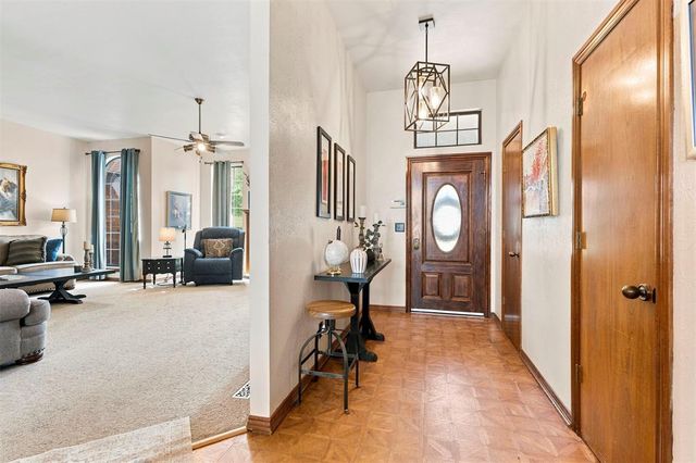 1316 Windsor Place, Shawnee, OK 74804