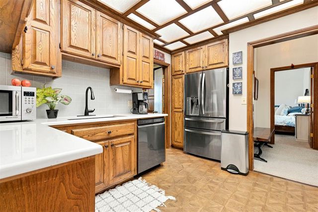 1316 Windsor Place, Shawnee, OK 74804