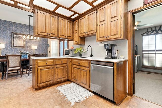 1316 Windsor Place, Shawnee, OK 74804