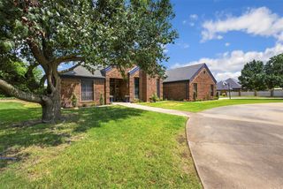 1316 Windsor Place, Shawnee, OK 74804