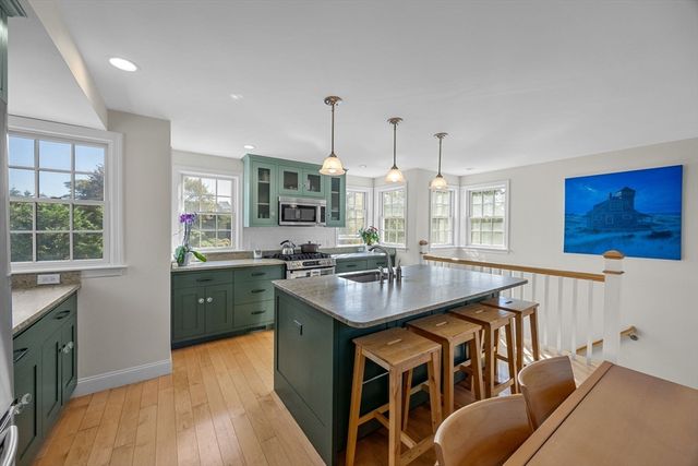 21 Bradford Street Ext 8, Provincetown, MA 02657