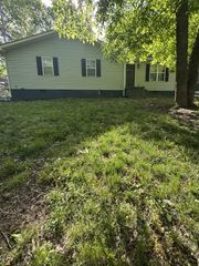 121 Lafon Dr, Carthage, TN 37030