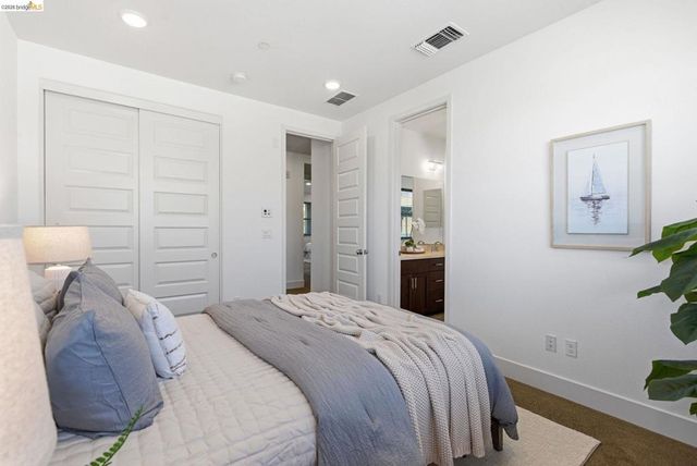 475 Mitchell Avenue, Alameda, CA 94501