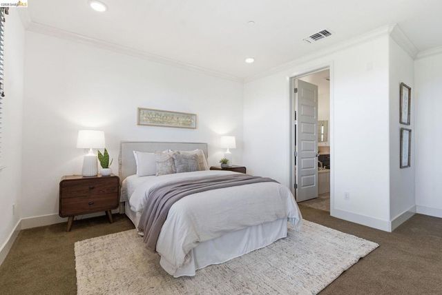 475 Mitchell Avenue, Alameda, CA 94501